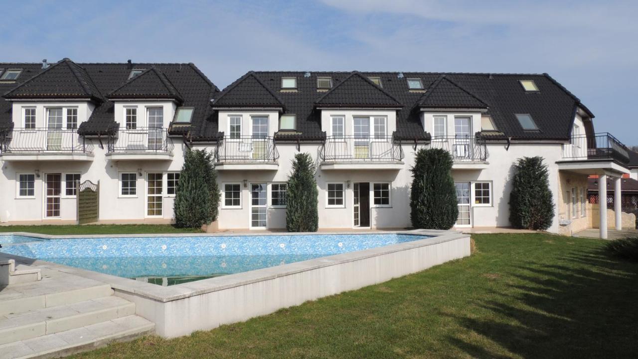 Europa Apartamenty Тженсач Екстериор снимка